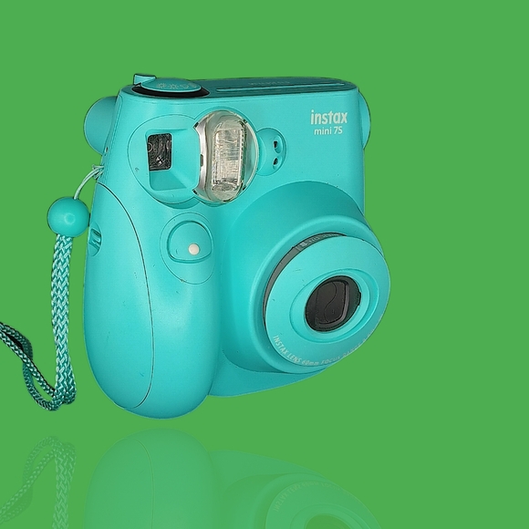 Fujifilm Instax Mini 7S Camera - Picture 3 of 11